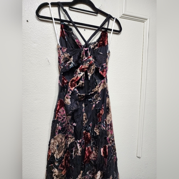 Lulus Exuberant Vibes Black Floral Velvet Burnout Tie-Back Midi Dress Wedding - Picture 9 of 10